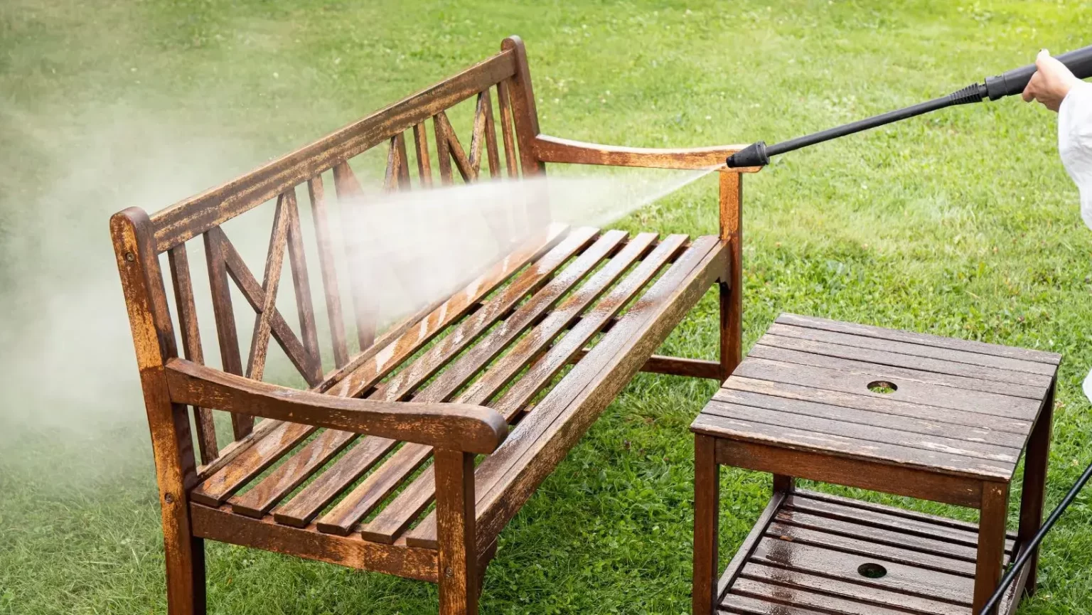 cleaning wooden bench