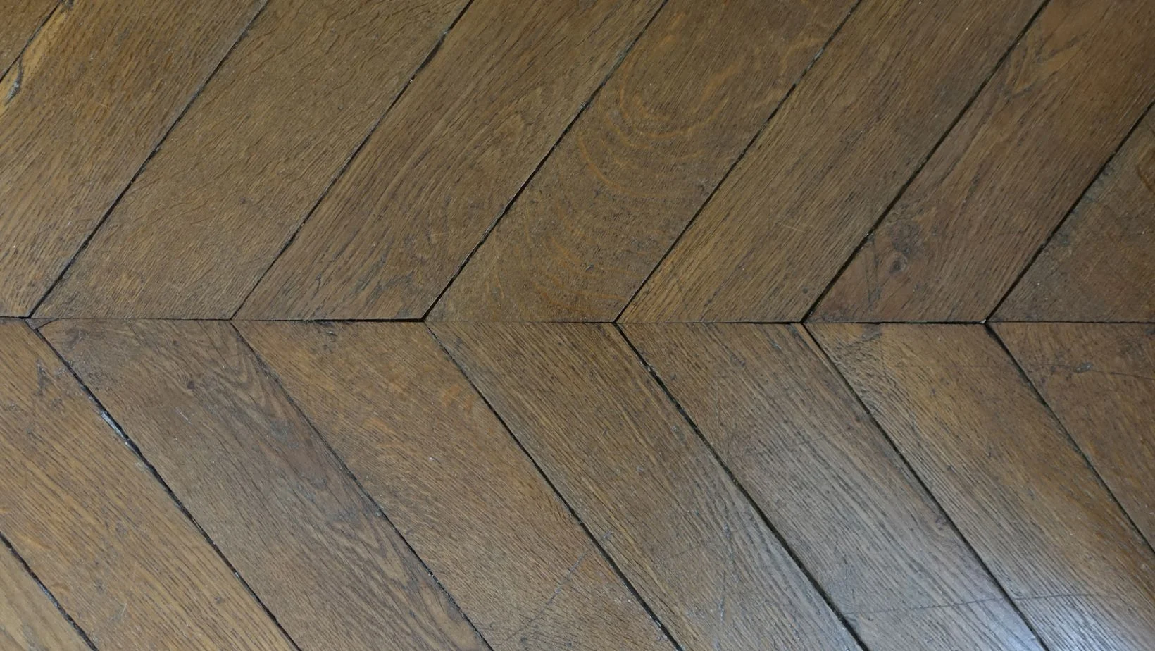 hardwood herringbone flooring