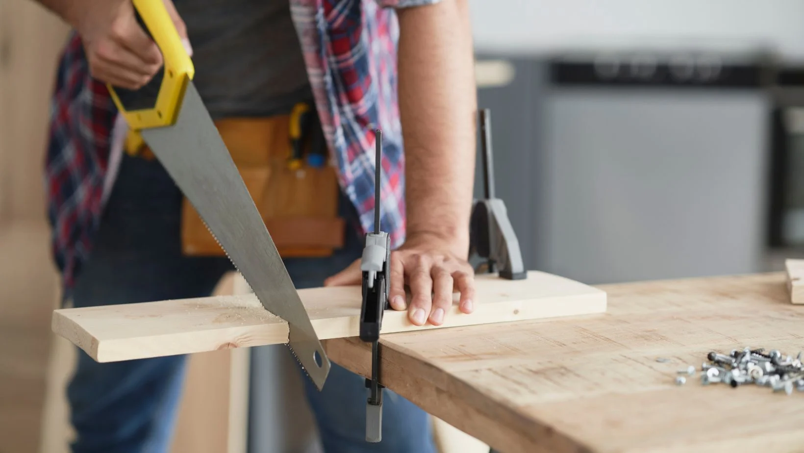 woodworker sharpening saw