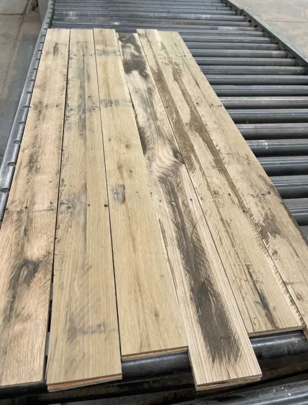 INDUSTRIAL OAK CLEAN FACE